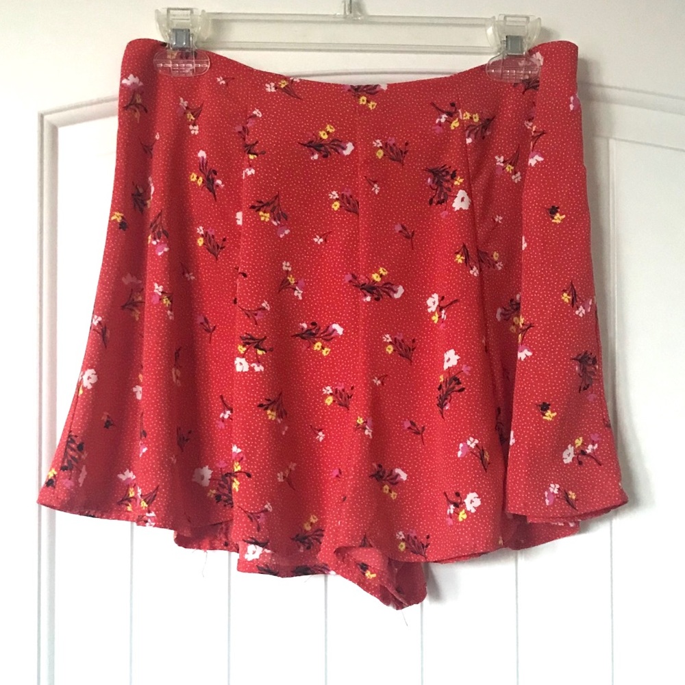 Fourteenth Place Floral Flowy Shorts